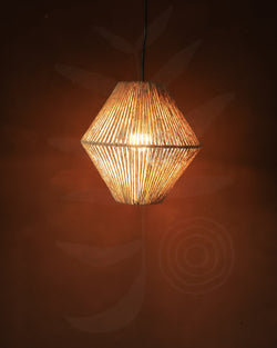 Luminária Pendente de Palha Aramada Pirâmide P