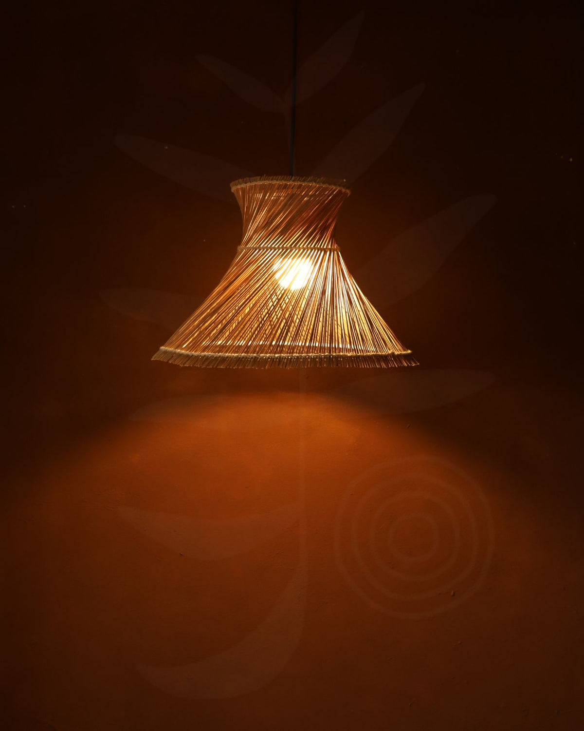 Luminária de Talo de Coqueiro Ampulheta P 34x40