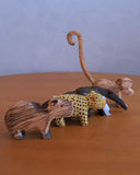 Capivara Decorativa de Madeira