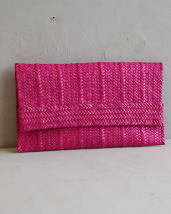 Clutch de Palha de Piaçava Rosa