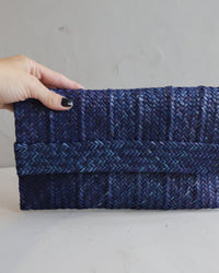 Clutch de Palha de Piaçava Azul