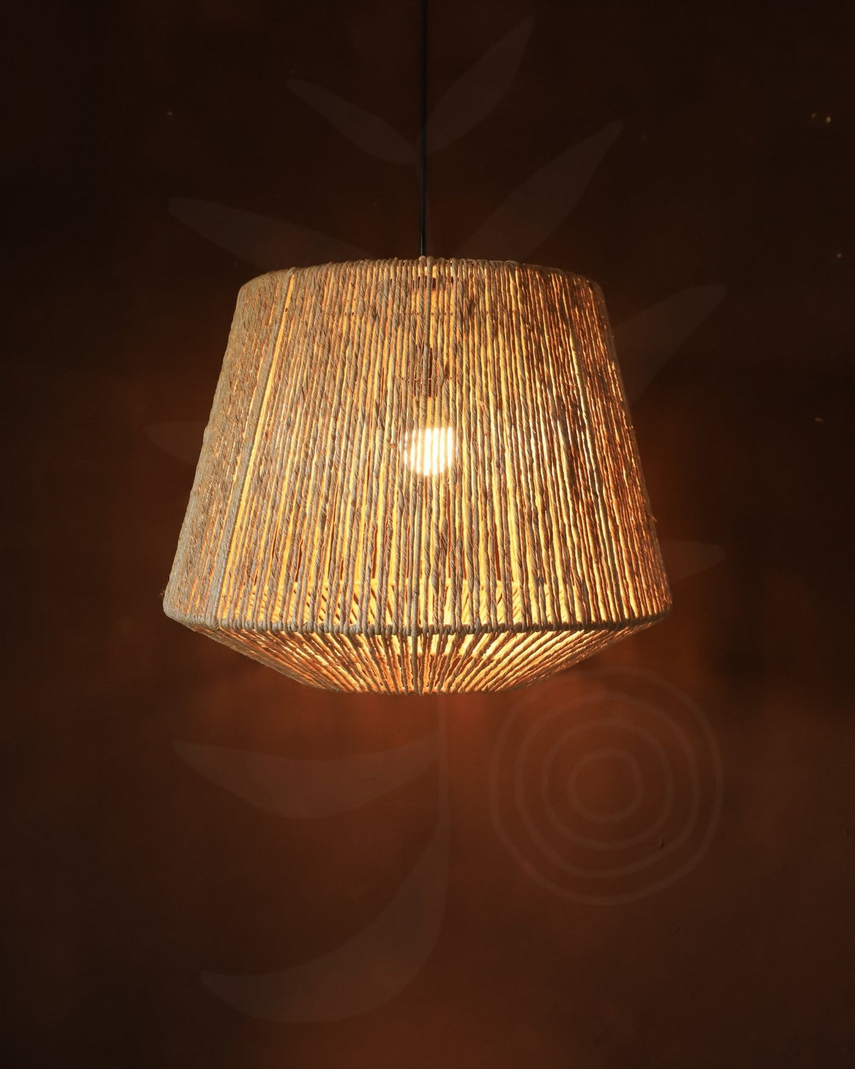 Luminária Pendente de Palha Aramada Enseada G