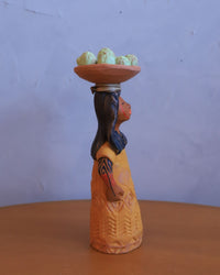 Boneca Decorativa de Cerâmica Amarela