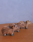 Capivara Decorativa de Madeira